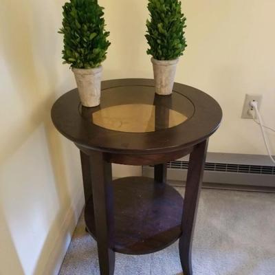 Round end table/glass insert