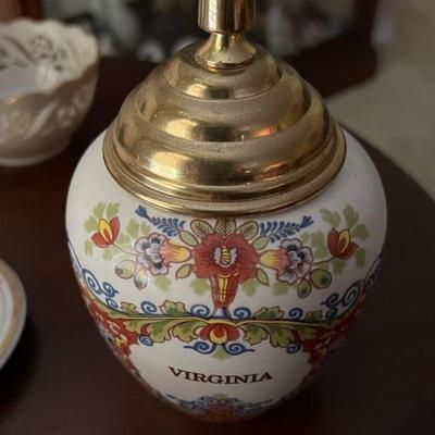 Delft Virginia tobacco jar