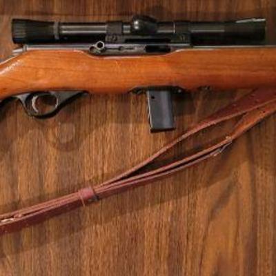 Mossberg & Sons 
152
22 LR Rifle