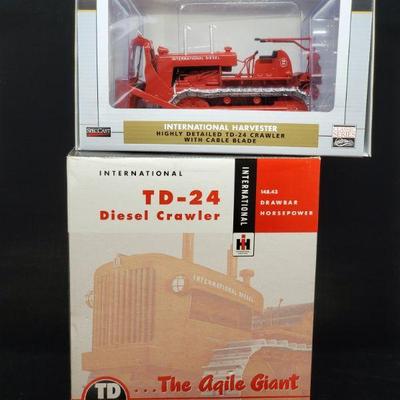 Lot 049-MT: International Harvester Die-cast Duo #2

Features:
â€¢	SpecCast Diecast International Harvester TD-24 Crawler with Cable...