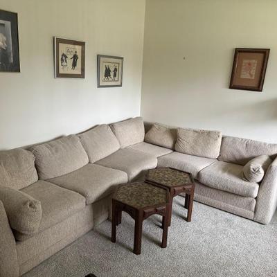 Sectional Sofa Needs stuffing in some pillows $25 ring or text