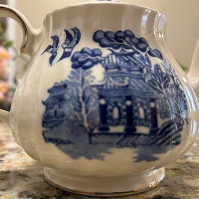 Blue Willow Set Piece