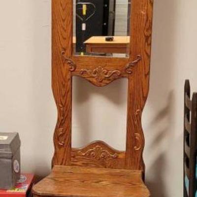 #2030 â€¢ Hall Seat with Mirror
