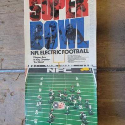 #3026 â€¢ Super Bowl NFL Electric Football Game
