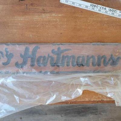 #4001 â€¢ Hartman Wooden Family Sign
