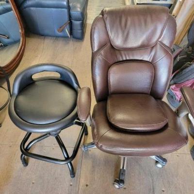 #4016 â€¢ Rolling Office Chair and Bar Stool

