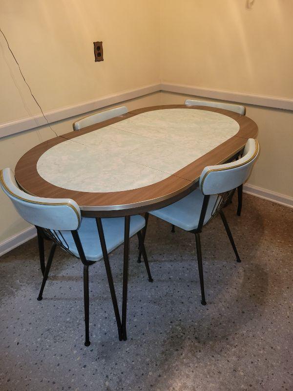 Pink Dog offers second day discounts in Oakland