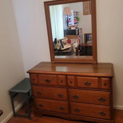 6-drawer dresser w/mirror