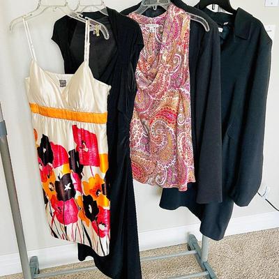 Clothing in sizes M-L