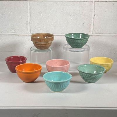 (8pc) Vintage Coloured Bowls | Small mixing bowls in different colours. - h. 3 x dia. 5 in (Brown Bowl) 