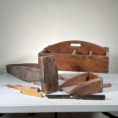 (6pc) Harness Makers Clamp & Carpenter Box Lot | Lot Includes: (1) Harness makers clamp. (1) Carpenters Tool Box (1) Large Scoop (1)...