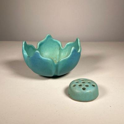 (2pc) VAN BRIGLE TULIP POT | Van Briggle Pot in turquoise with matching frog Both marked Van Briggle Colo Springs. - h. 3.25 x dia. 5.5...
