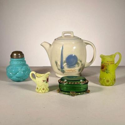  (5pc) 1939 Worlds Fair Teapot & Coney Island Souvenirs | Lot includes: (1) Worlds Fair New York Deco style Teapot. (2) Custard Glass...