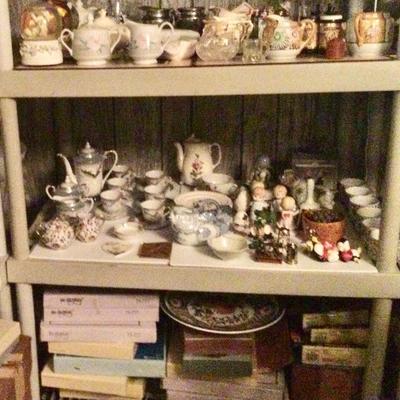 Tea sets and cups, collectors plates in the box