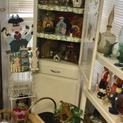 Cupboard, lots of smalls, glassware and fugures