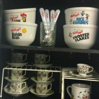 Occupied Japan , Kelloggâ€™s cereal bowls with spoons