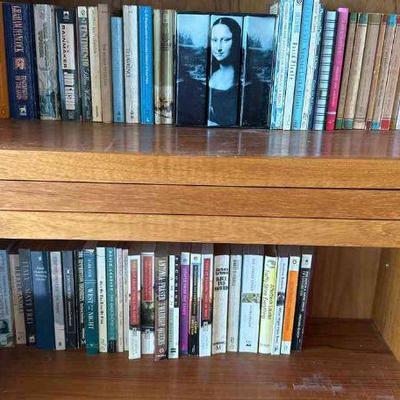 TOI058 - Mona Lisa Blank Photo Album And Novels