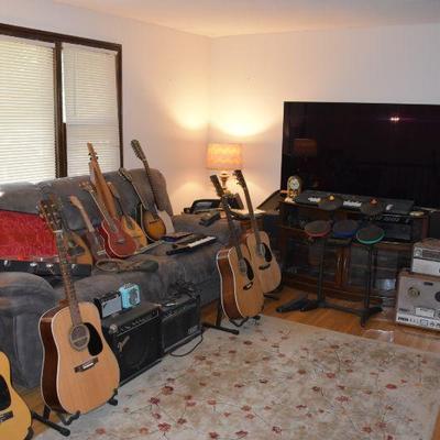 A roomful of blues, or rock, or folk, whatever you play!