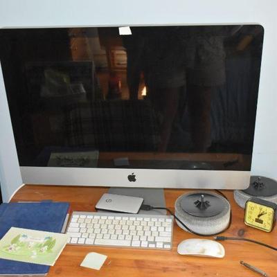 Mac desktop computer w/ wireless keyboard & mouse