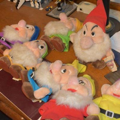 7 Dwarfs from Disney.