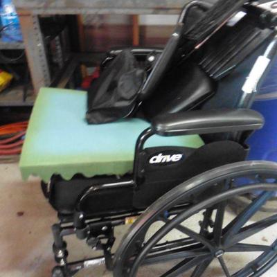 Medline whee chair 