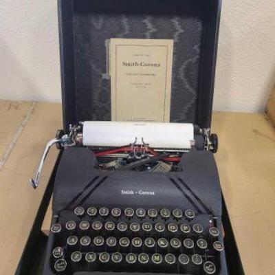 #1080 â€¢ Vintage Smith-Corona Portable Typewriter
