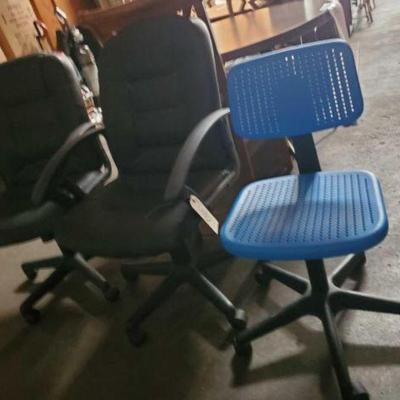 #3180 â€¢ 3 Office Chairs
