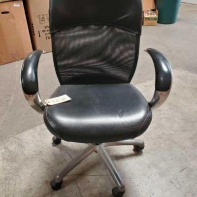 #3206 â€¢ Leather office chair
