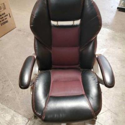#3198 â€¢ Leather gaming chair
