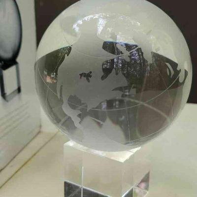 Shannon Crystal Globe With Base
