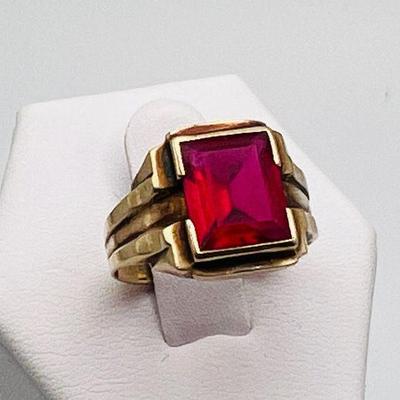 10KS Gold Art Deco Ring With UV Reactive Red Stone
