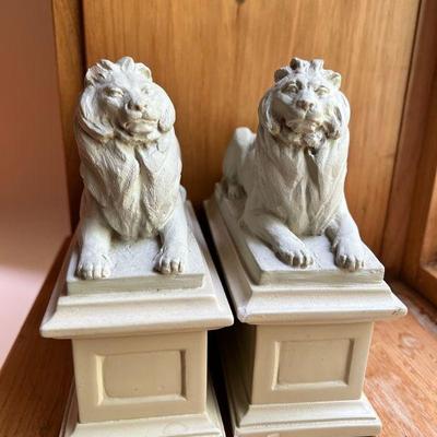 (2) Vintage AMR Lion Bookends Alva Museum Replicas NYC Public Library Lion Replicas
