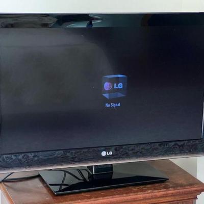 LG 32LK450 32â€ Television

