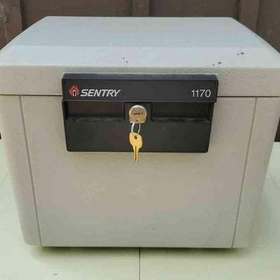 Sentry Safe 1170 With Keys
