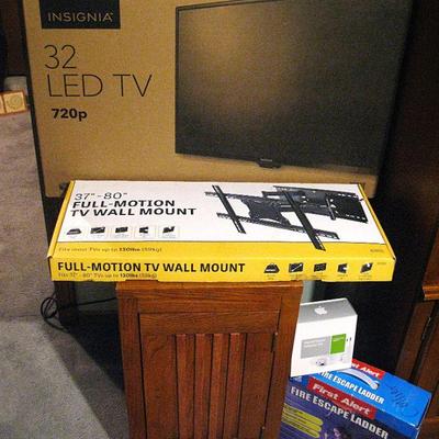 New in Sealed Box 32" Insignia TV