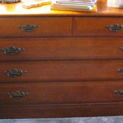 Vintage Traditional Oak 5 Drawer Dresser