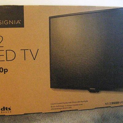 New in Sealed Box 32" Insignia T HD Smart TV