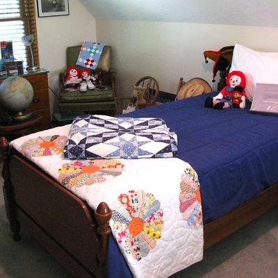 Solid Mahogany Wood Twin Bed