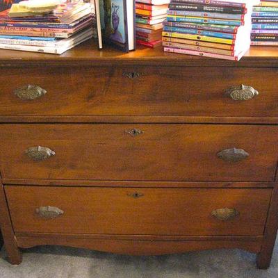 Antique Traditional Oak 3 Drawer Dresser