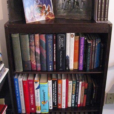 Small Bookshelf / Books
