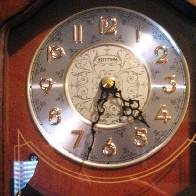Rhythm USA WSM Nice II Clock, plays 18 melodies, an hourly and quarterly Westminster chime, and 3 Christmas melodies.