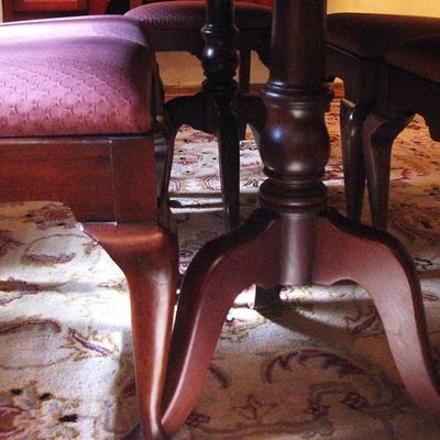 Beautiful Dining Table with 6 Chairs 2 Leaves Complete with Table Covers