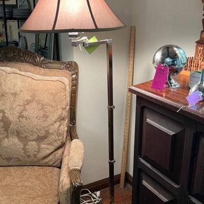 Floor lamp