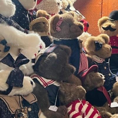 HUGE group of Boyd's Bears!