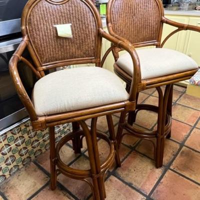 2 perfect swivel bar stools