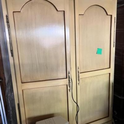 Armoire