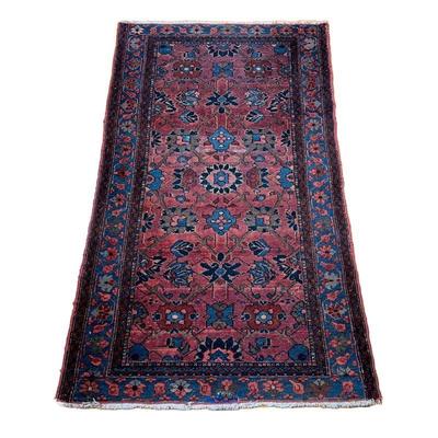 GEOMETRIC PATTERN SMALL RUG | Salmon field with blue border and overall pattern. 