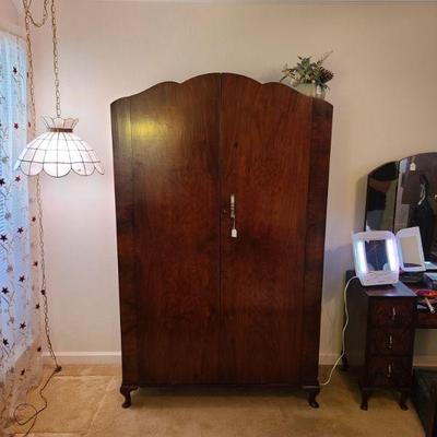 Antique English Bedroom Set