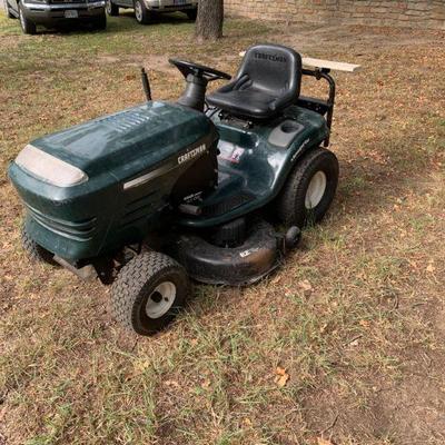 John Deere Lawn Tractor