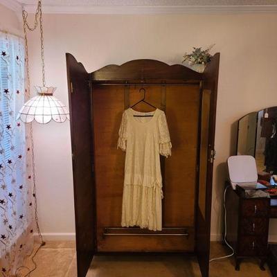 Antique English Bedroom Set